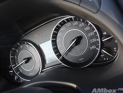 NissanPatrol2011_23.JPG